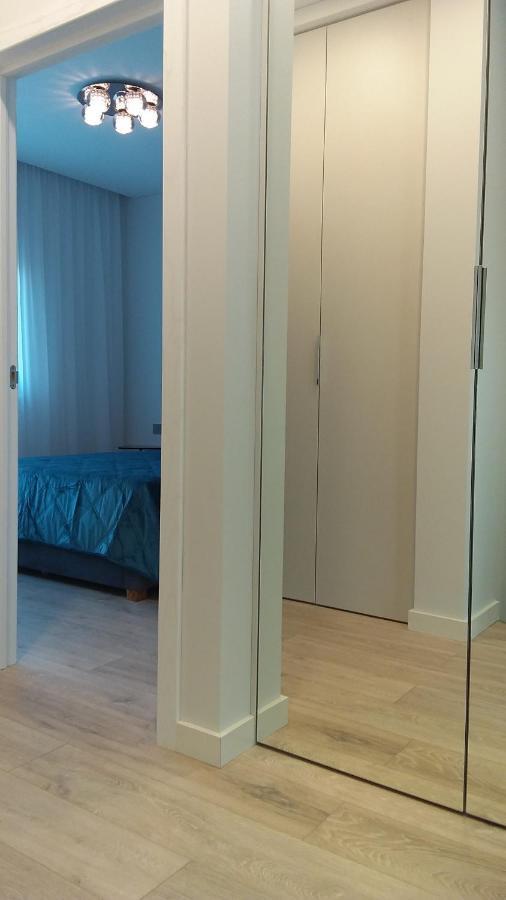 New J&r Near Girstutis, Free Private Parking & Self Check-in Apartment