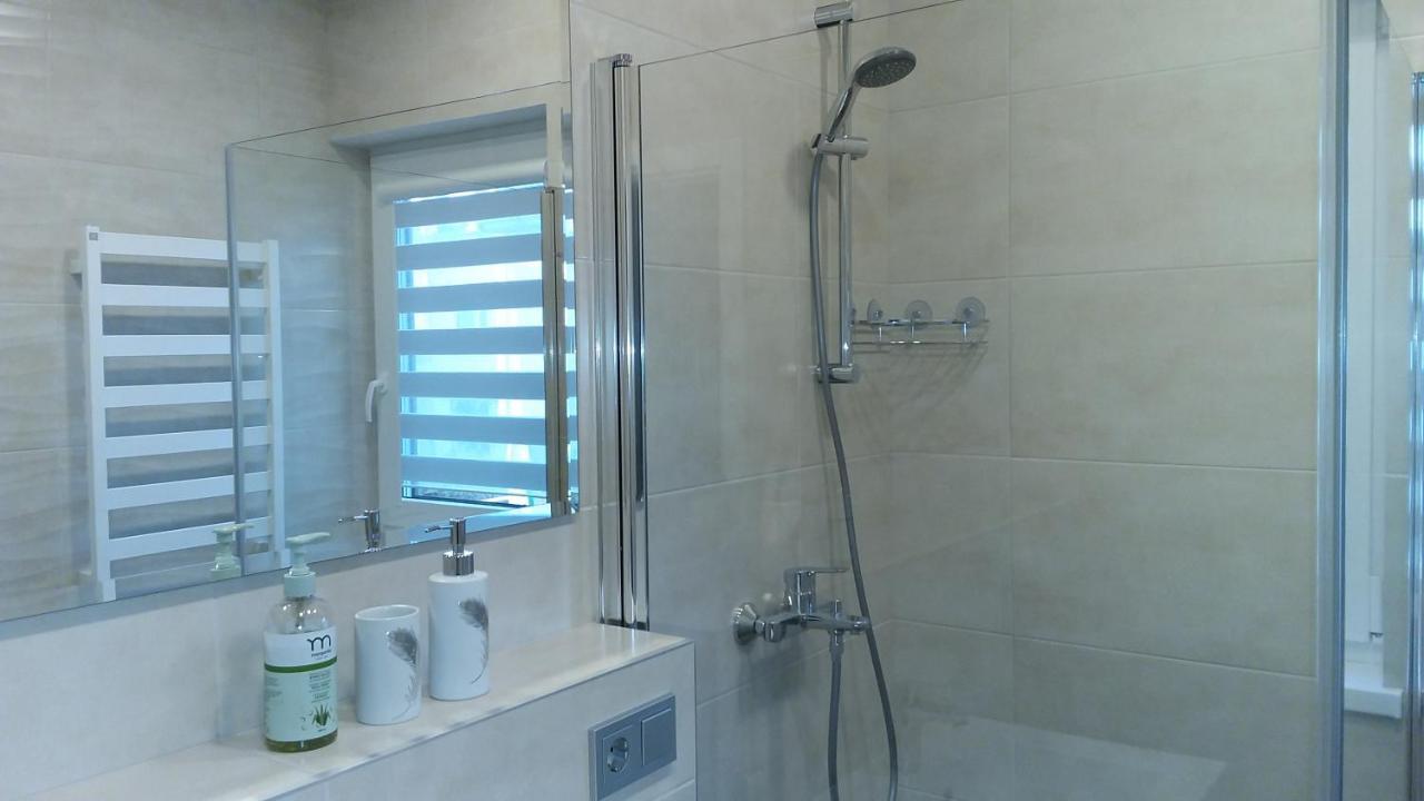 Apartment New J&r Near Girstutis, Free Private Parking & Self Check-in *